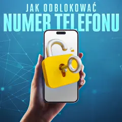 Jak odblokować telefon zablokowany przez operatora Plus? Dłoń trzyma smartfon z otwartą kłódką i kluczem.